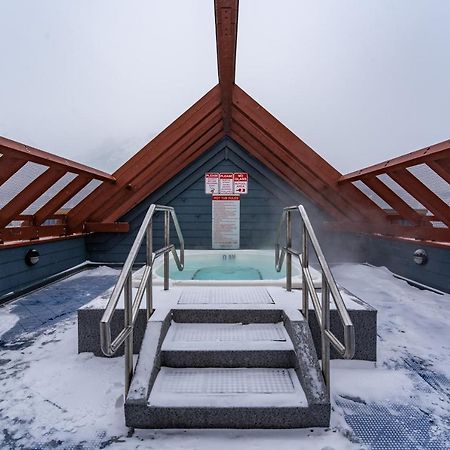 Fenwick Vacation Rental Open Hot Tub Glorious Mountain 2 Bedroom Канмор Екстериор снимка