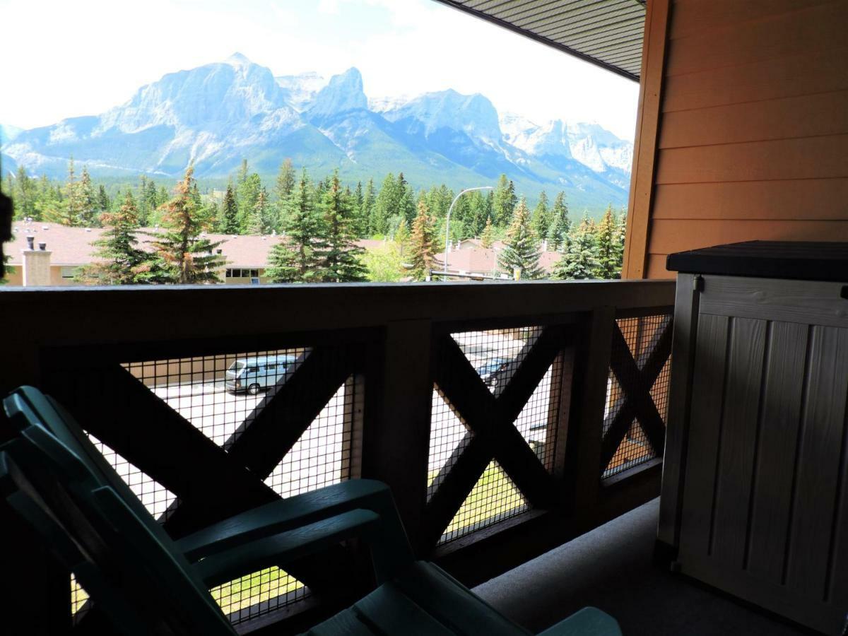 Fenwick Vacation Rental Open Hot Tub Glorious Mountain 2 Bedroom Канмор Екстериор снимка
