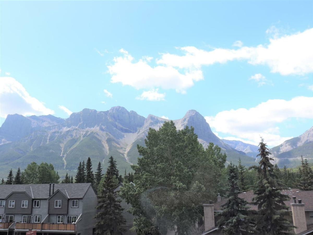 Fenwick Vacation Rental Open Hot Tub Glorious Mountain 2 Bedroom Канмор Екстериор снимка