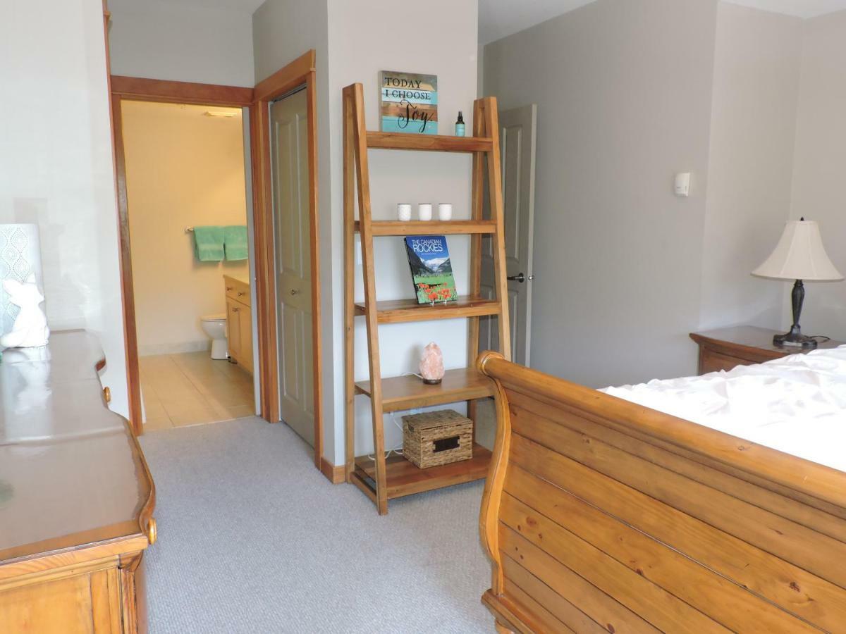 Fenwick Vacation Rental Open Hot Tub Glorious Mountain 2 Bedroom Канмор Екстериор снимка
