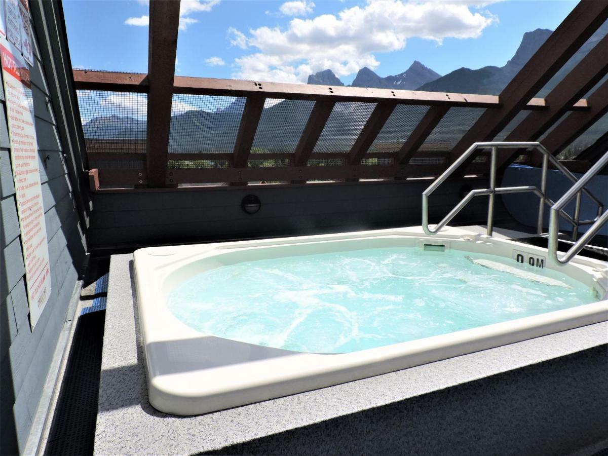 Fenwick Vacation Rental Open Hot Tub Glorious Mountain 2 Bedroom Канмор Екстериор снимка